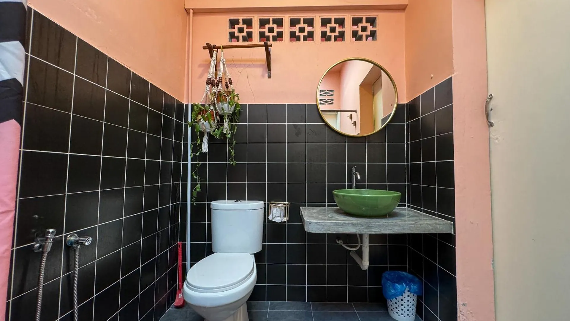 Aeon Station 18L Rainforest & Heritage Ipoh Guest house